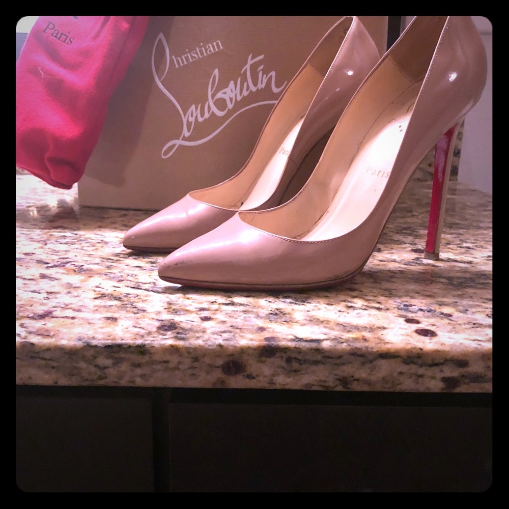 VERY WORN nude Christian Louboutin Pump